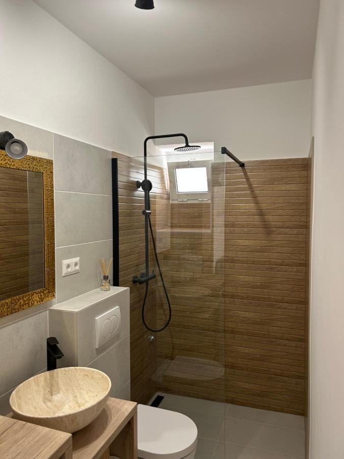 Ferienwohnung Zio Nino Sutomiscica Exterior foto