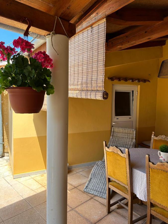 Ferienwohnung Zio Nino Sutomiscica Exterior foto