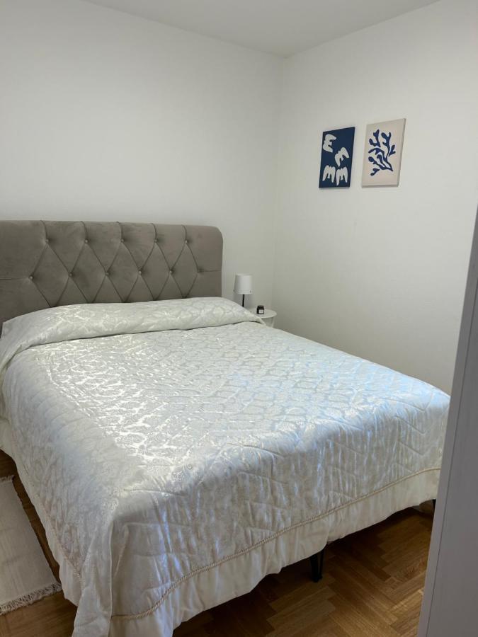 Ferienwohnung Zio Nino Sutomiscica Exterior foto